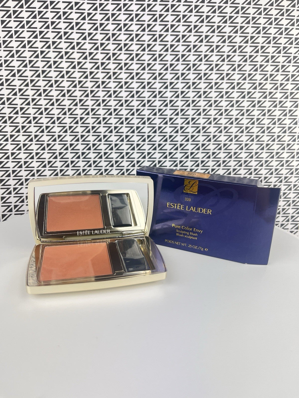Estee Lauder Pure Color Envy Sculpting Blush 320 Lover's Blush  7g/0.25oz