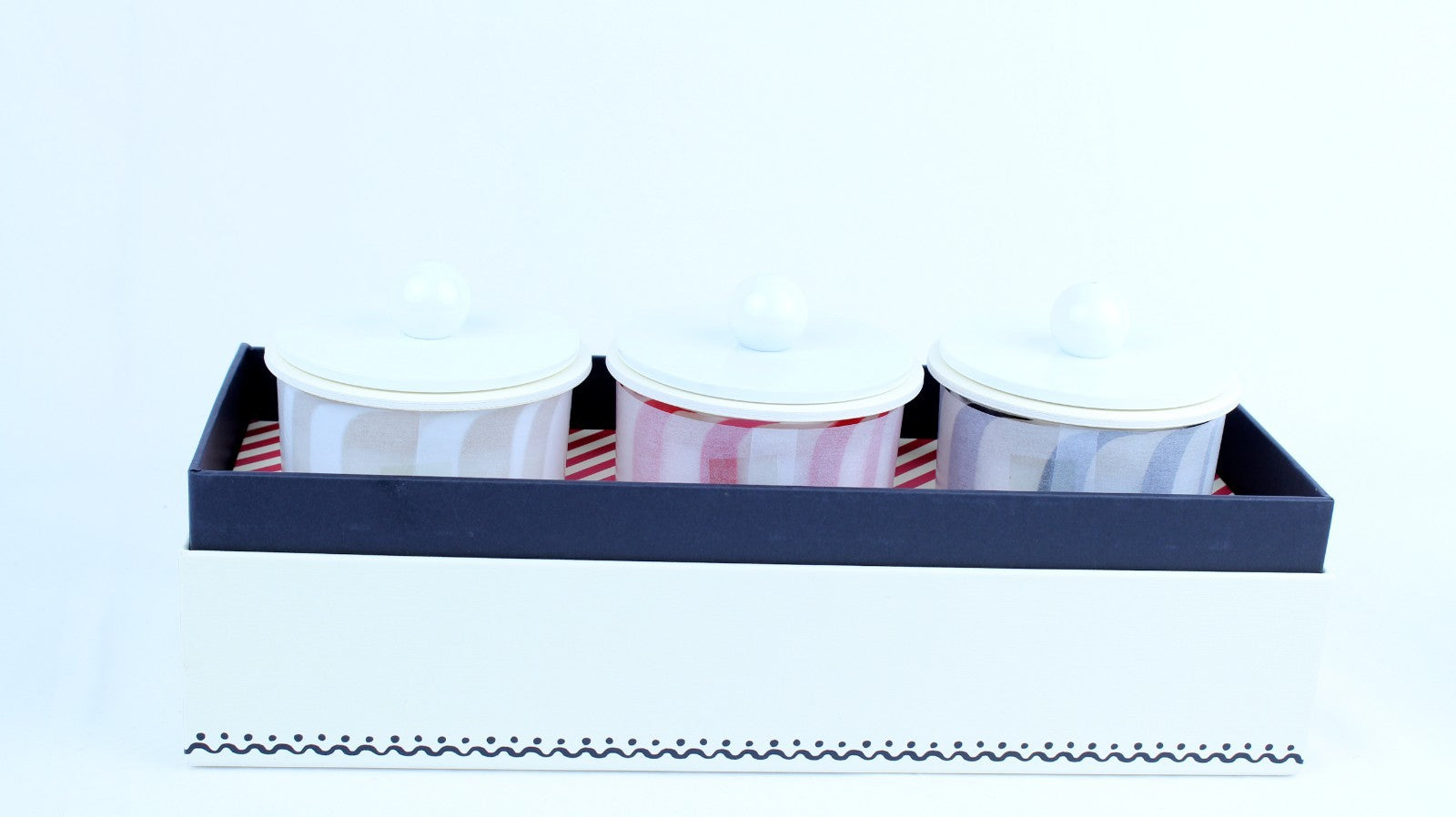 Jo Malone Decorated Home Candle Trio  Roasted Chestunt Frosted Cherry & Clove Po
