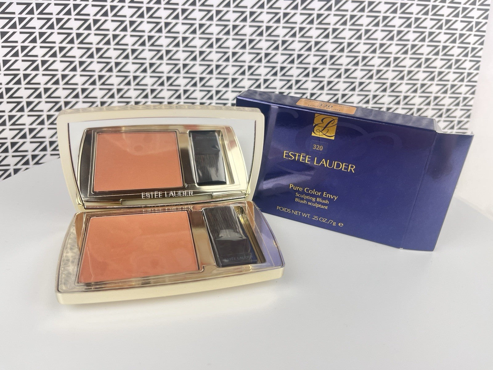 Estee Lauder Pure Color Envy Sculpting Blush 320 Lover's Blush  7g/0.25oz